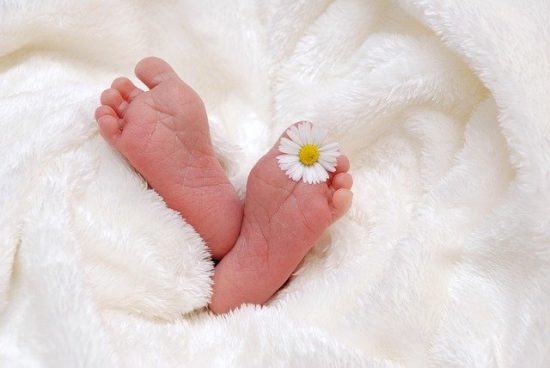 6 Natural Products You Should Have To Keep Your Baby Comfy and Safe
